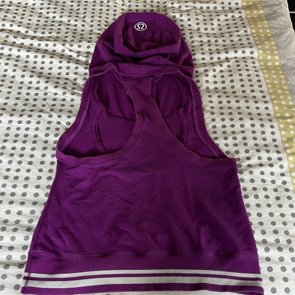 Lululemon Sleeveless Scuba Hoodie 8 - Picture 4 of 4